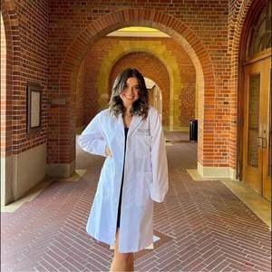 Meet your Posher, Monica